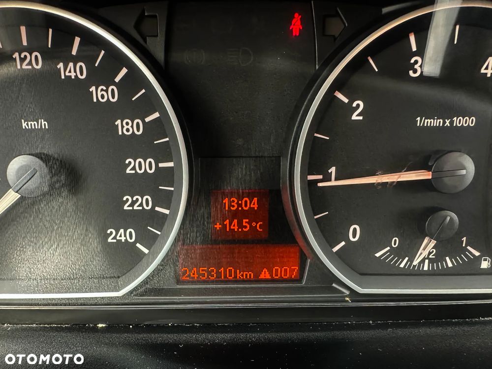 BMW Seria 1 116i - 33