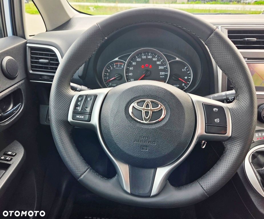 Toyota Verso S 1.33 Premium - 33