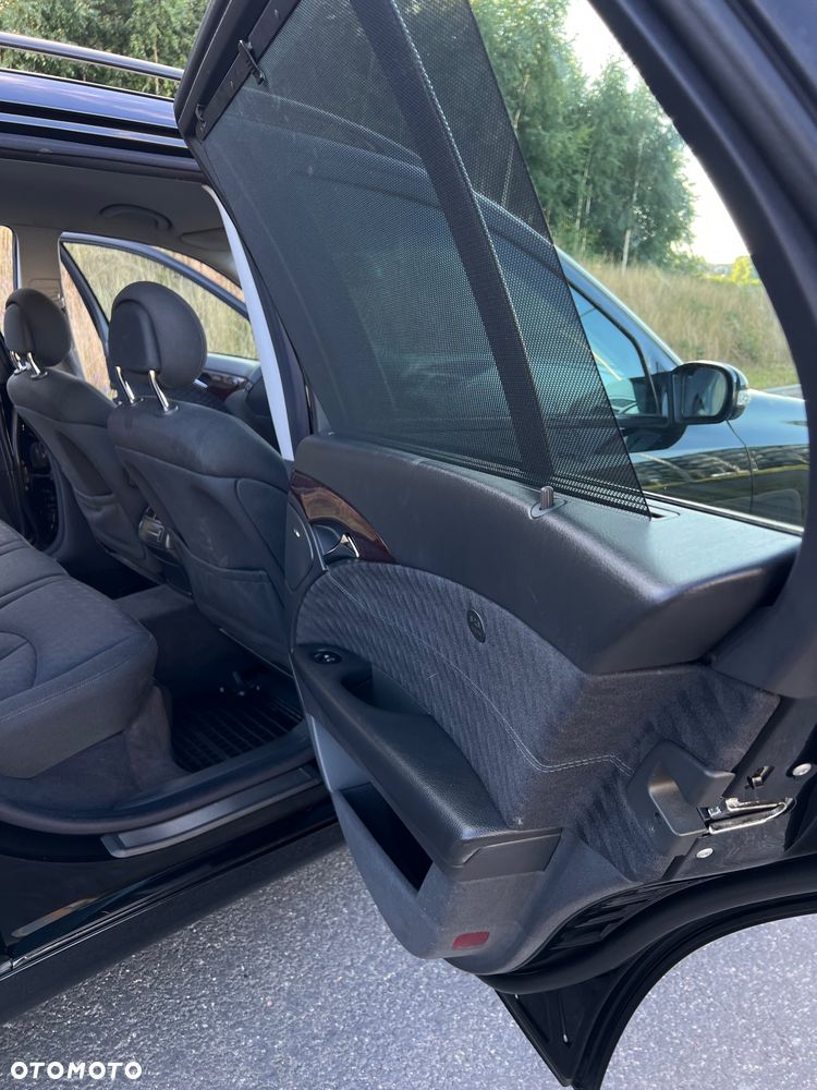 Mercedes-Benz Klasa E 270 CDI T Classic - 24