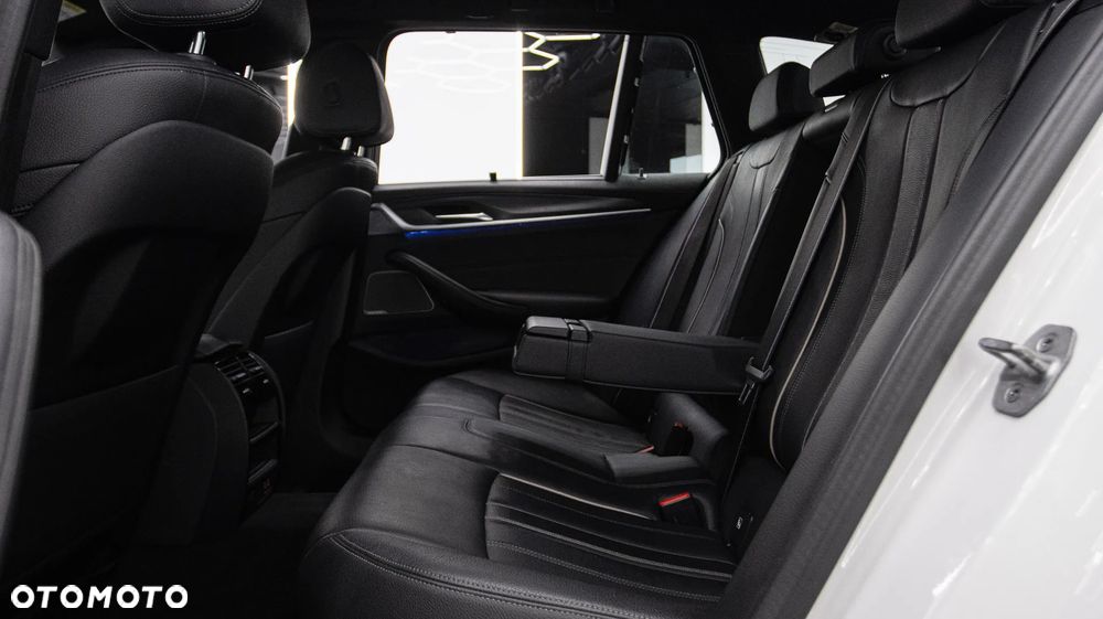 BMW Seria 5 530i xDrive mHEV M Sport sport - 20