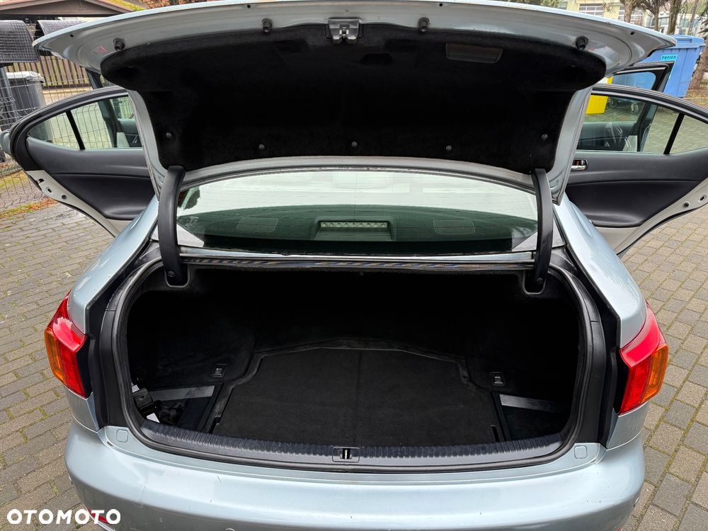 Lexus IS 220d Luxury Line - 9