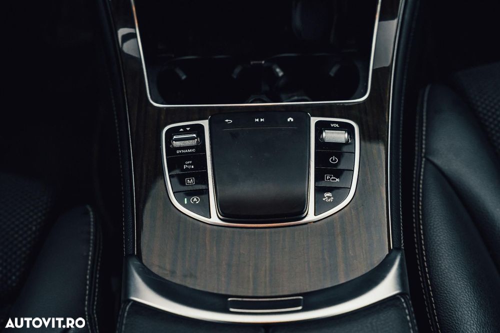 Mercedes-Benz GLC - 11