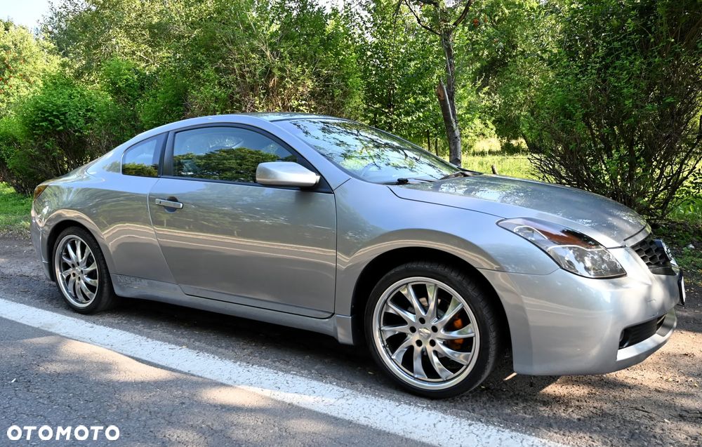 Nissan Altima - 3