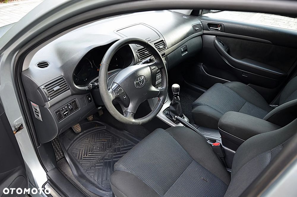 Toyota Avensis 2.0 D-4D Team - 16