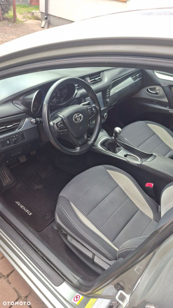 Toyota Avensis 2.0 D-4D Selection - 6