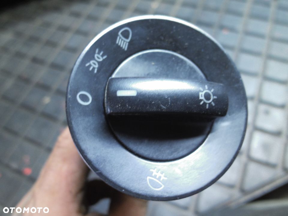 VW POLO IV 9N WŁĄCZNIK ŚWIATEŁ 6Q0941531B + WTYCZKA POSIADAM 4 SZTUKI - 6