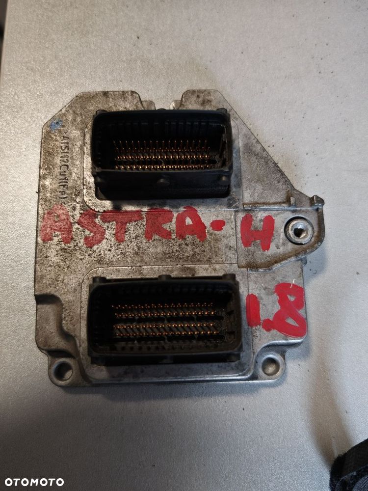 Sterownik silnika Astra H 1.8 55557472 - 2