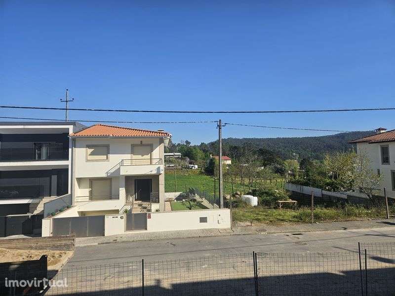 Vendo Moradia em estrutura Braga - Grande imagem: 2/8