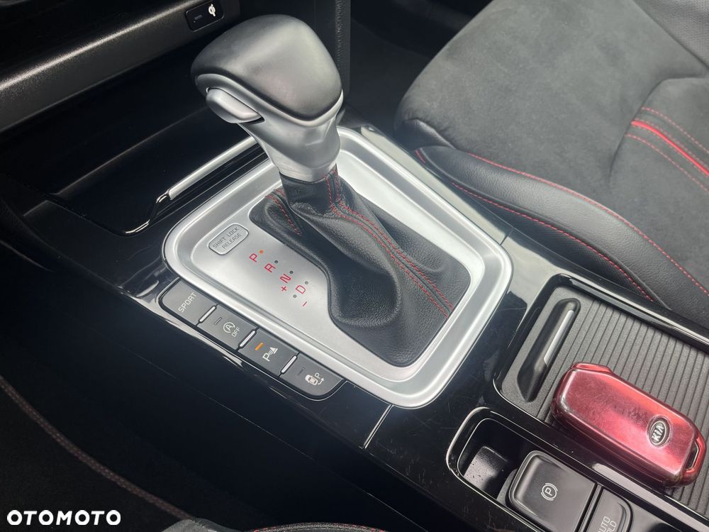 Kia ProCeed 1.6 T-GDI GT DCT - 26