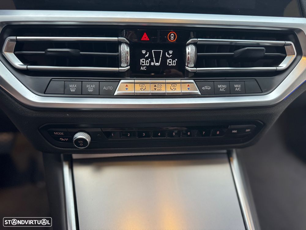 BMW 320 d Line Sport Auto - 27