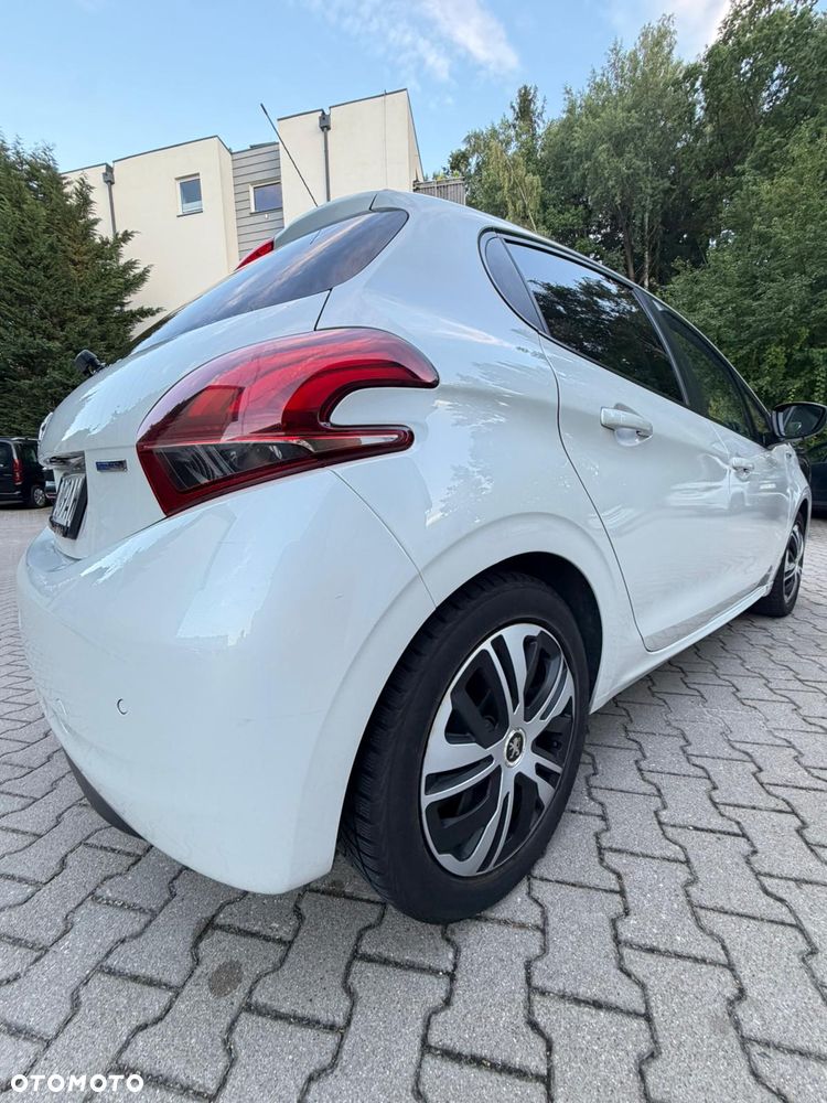 Peugeot 208 1.2 PureTech Style - 8