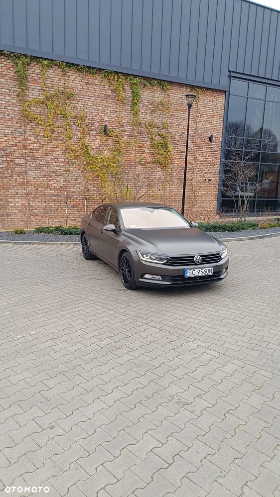 Volkswagen Passat - 12