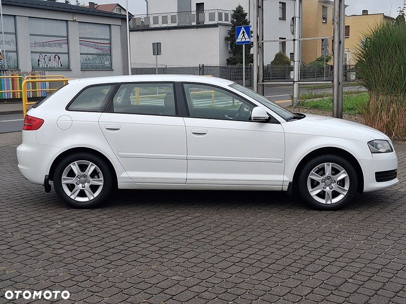 Audi A3 Sportback 1.6 Attraction - 4