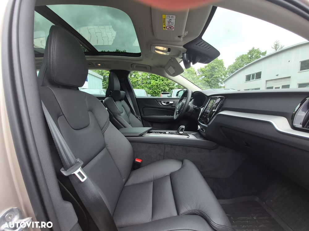 Volvo V60 B4 MHEV AT Plus Dark - 18