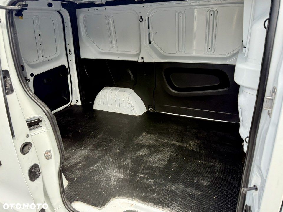 Opel Vivaro - 34