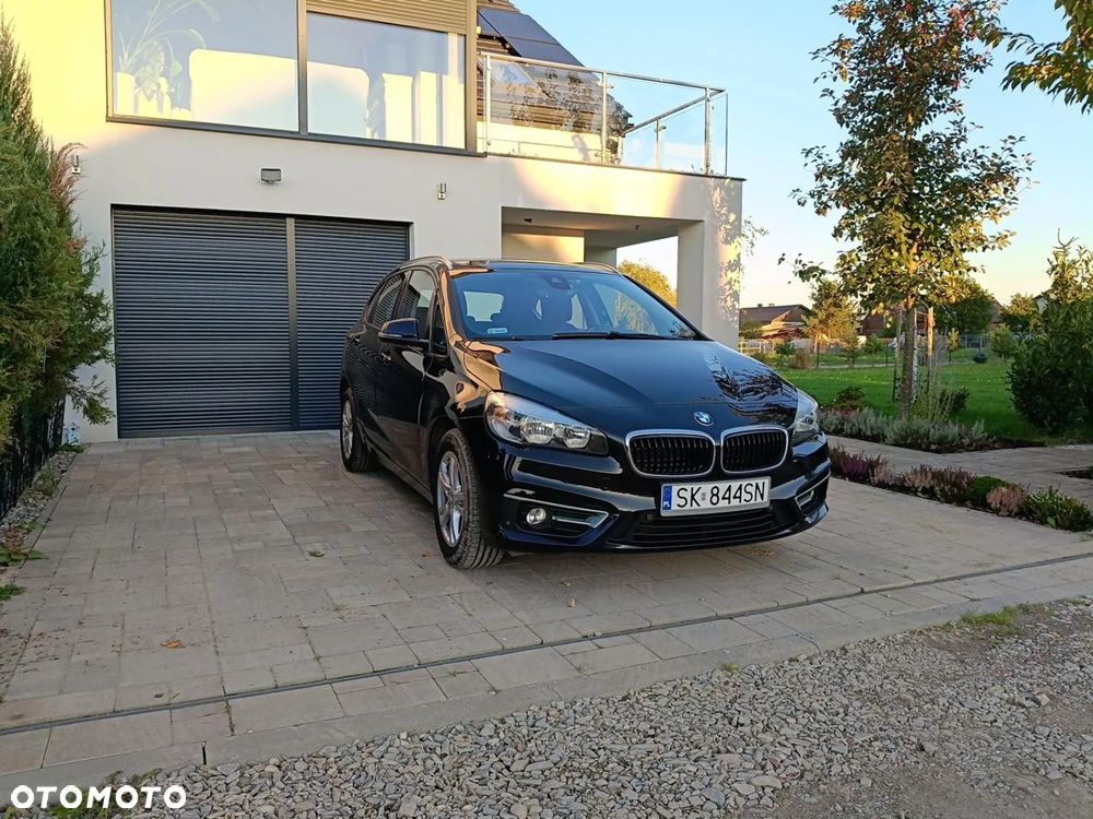 BMW 216D Active Tourer 2016 photo 2