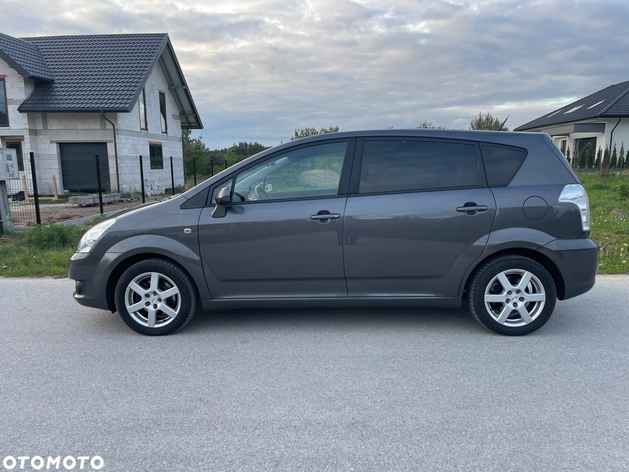 Toyota Corolla Verso - 8