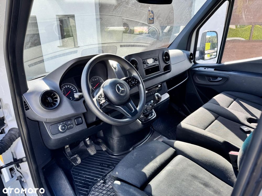 Mercedes-Benz Sprinter - 7
