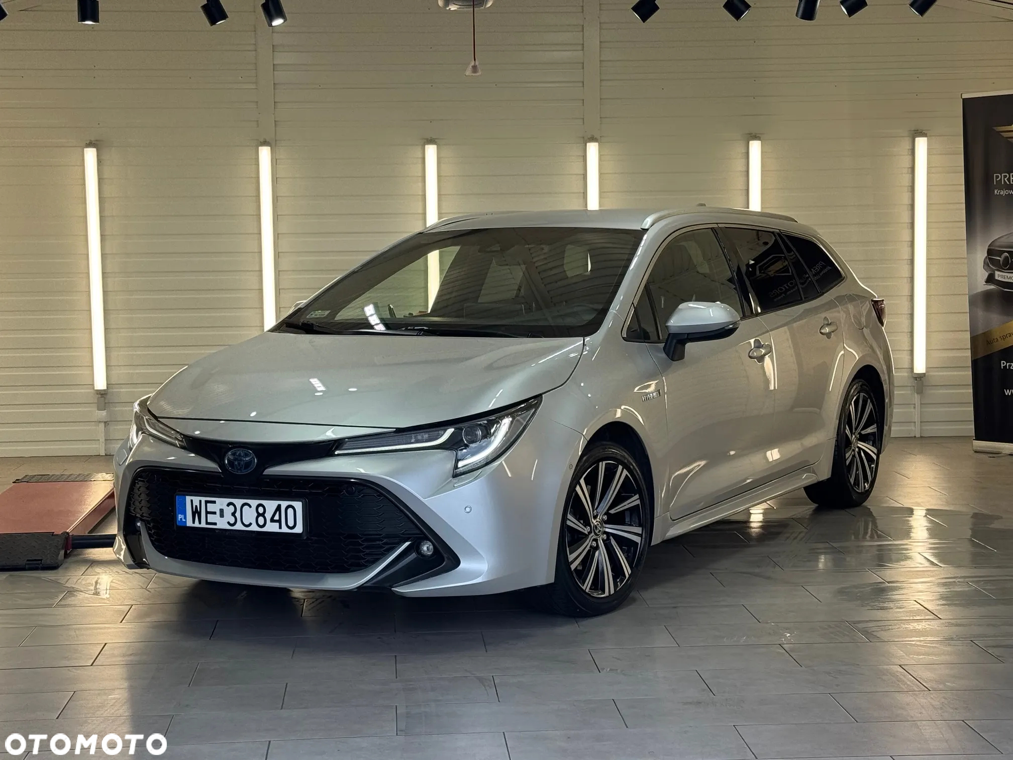 Toyota Corolla 2.0 Hybrid Comfort - 4