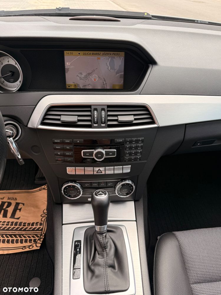 Mercedes-Benz Klasa C 250 (BlueEFFICIENCY) 7G-TRONIC Avantgarde - 29