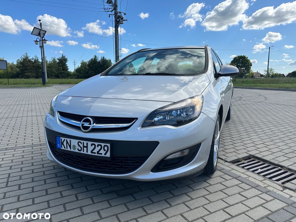 Opel Astra 2.0 CDTI Exklusiv - 1