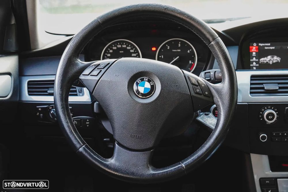 BMW 520 dA Touring Executive - 14