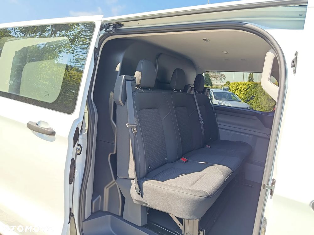 Ford Custom Brygadowy 6-cio miejscowy 320L2 - 14