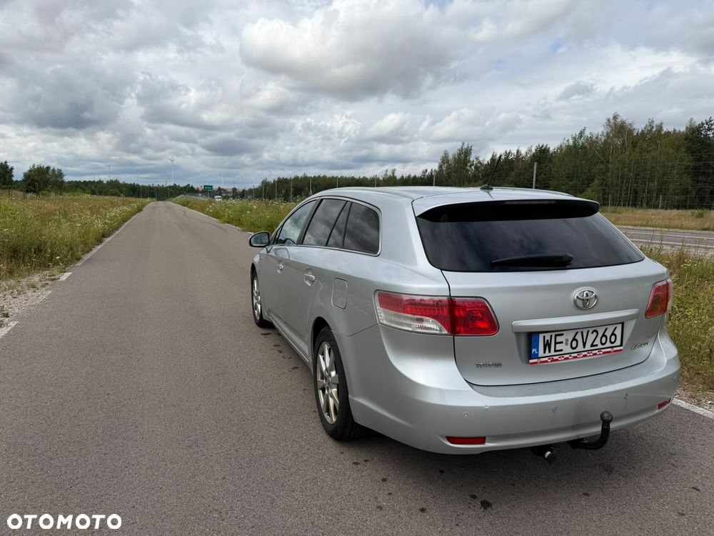 Toyota Avensis 2.2 D-4D Sol Plus 180 Premium - 4