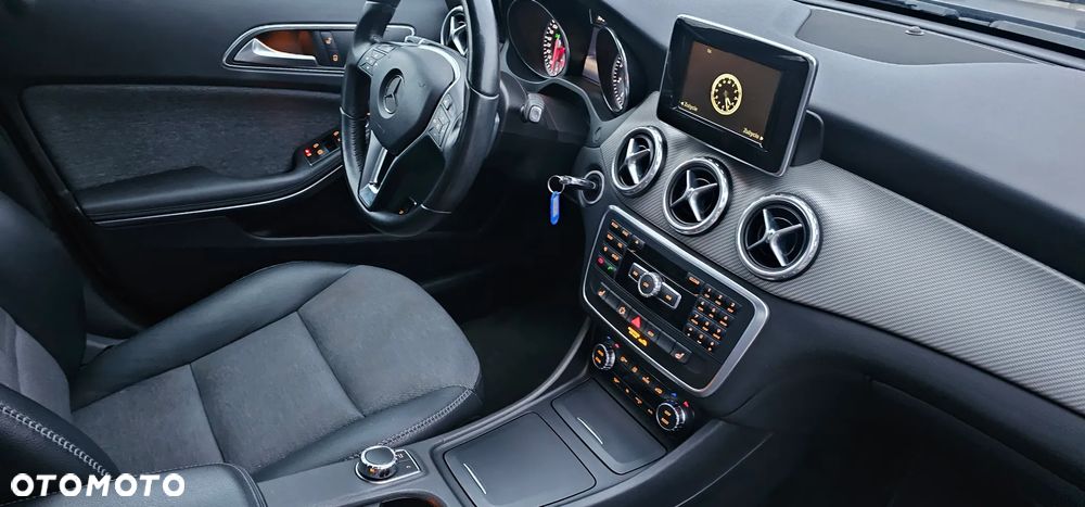 Mercedes-Benz GLA 200 7G-DCT Style - 9