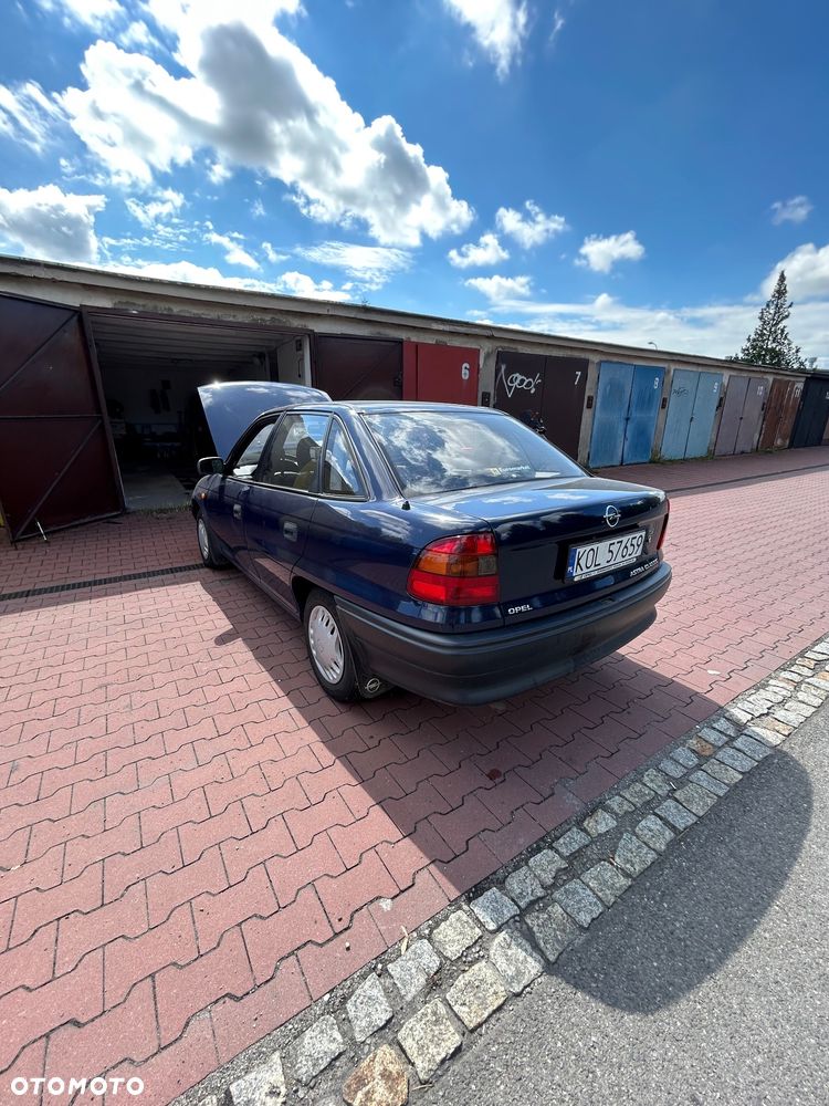 Opel Astra 1.4 GL - 7