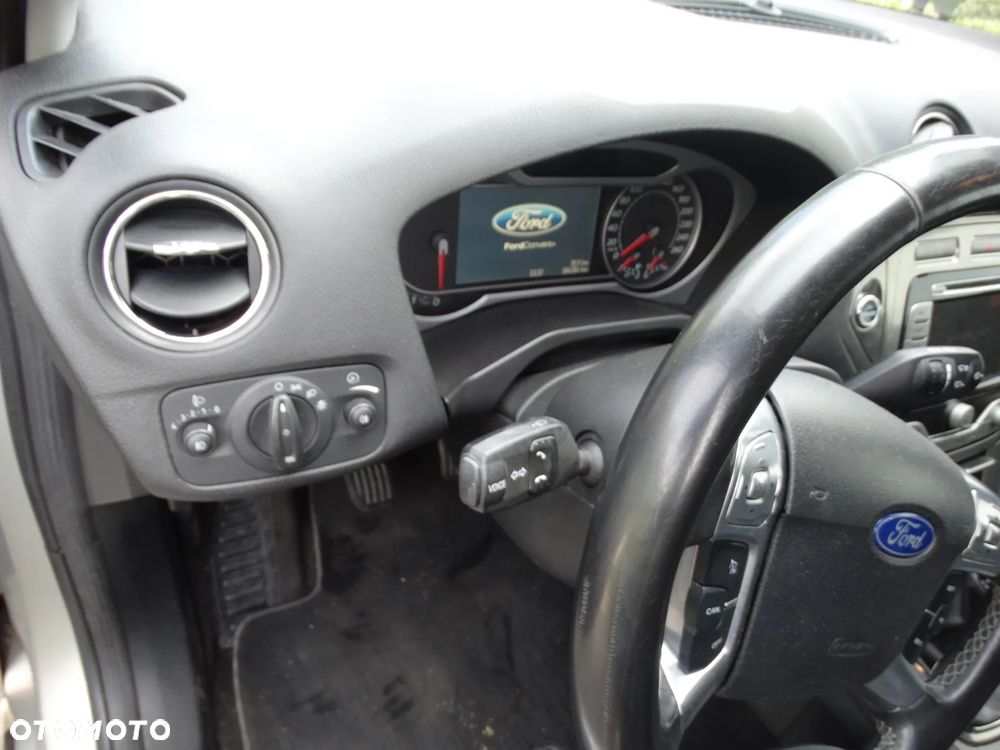 Ford Mondeo - 12