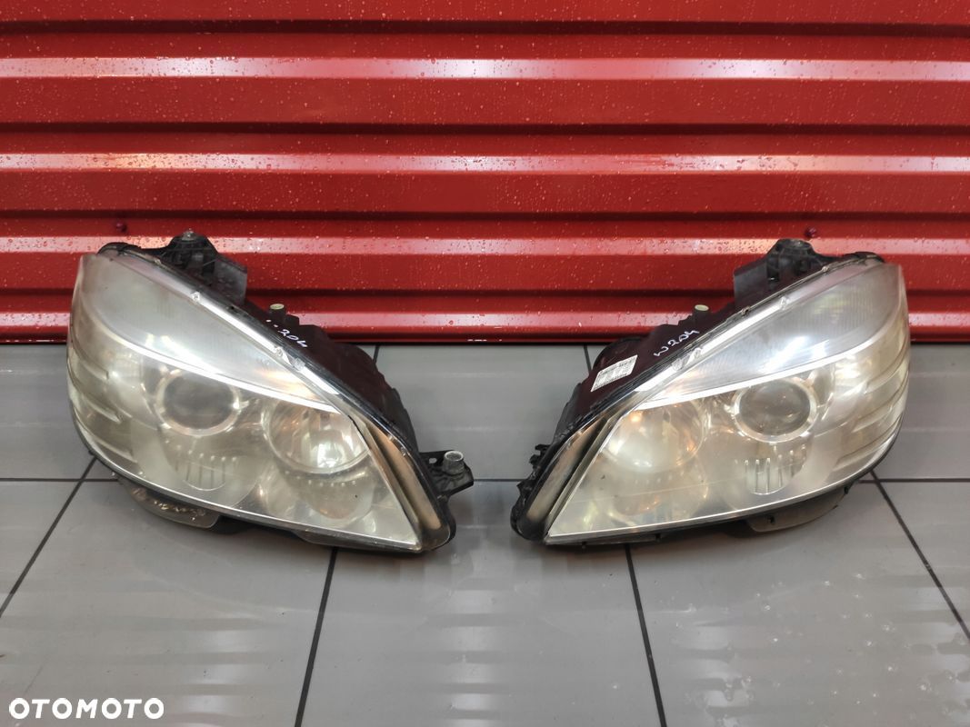 MERCEDES C-KLASA W204 LAMPA LEWA PRZÓD PRZEDNIA SOCZEWKA ORYGINAŁ UK - 1