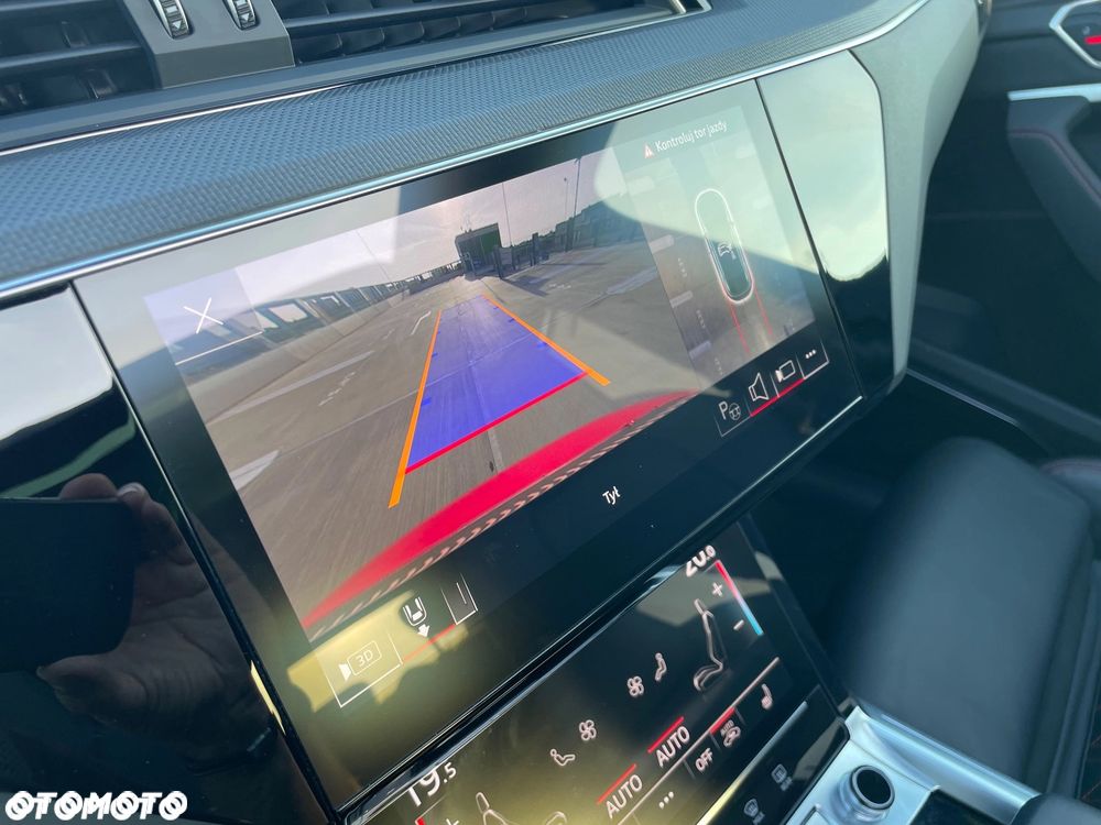 Audi Q8 Sportback e-tron - 36