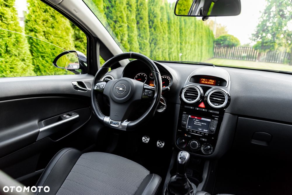 Opel Corsa 1.6T OPC - 28