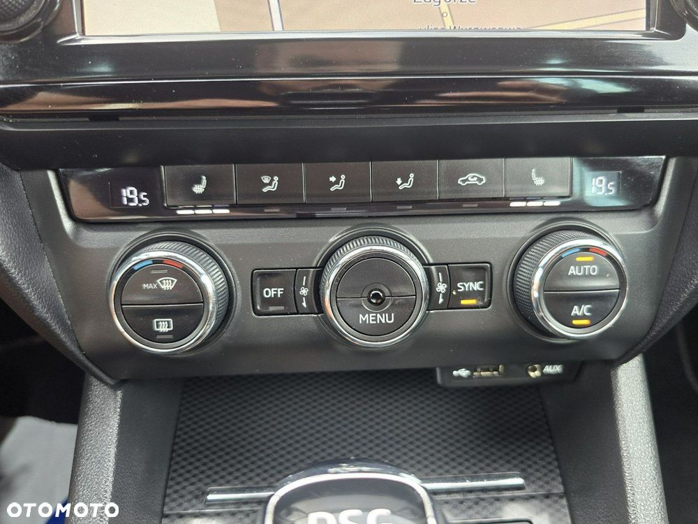 Skoda Octavia 2.0 TDI RS Challenge DSG - 31