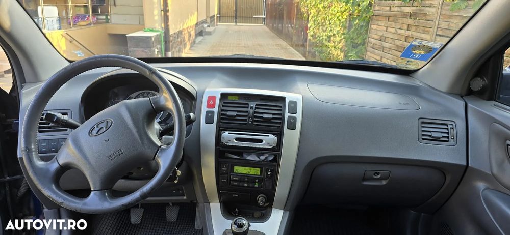 Hyundai Tucson 2.0 CRDI 4WD GLS - 11