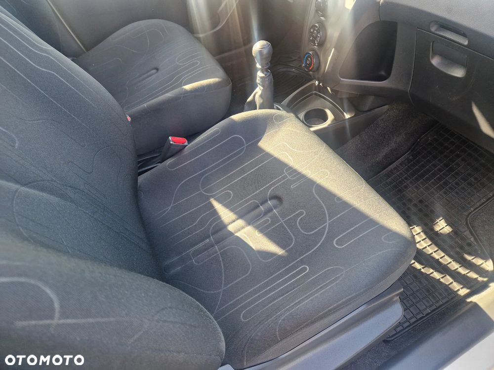 Toyota Yaris 1.33 Luna - 8