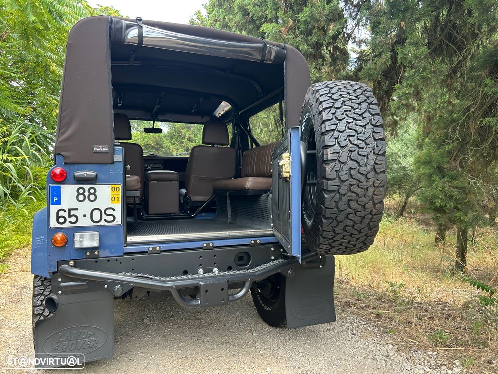 Land Rover Defender 90 2.5 Td5 Soft Top - 21