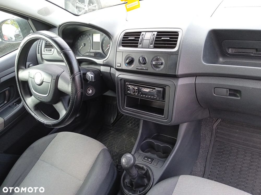 Škoda Fabia - 12