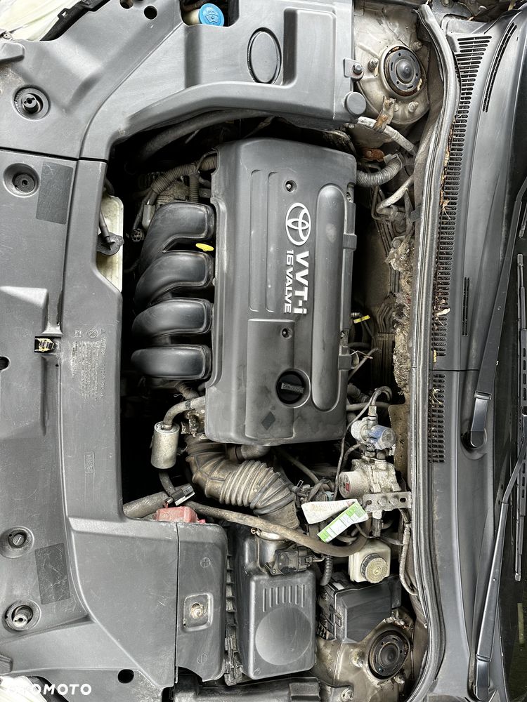 Toyota Avensis 1.8 VVT-i Sol - 28