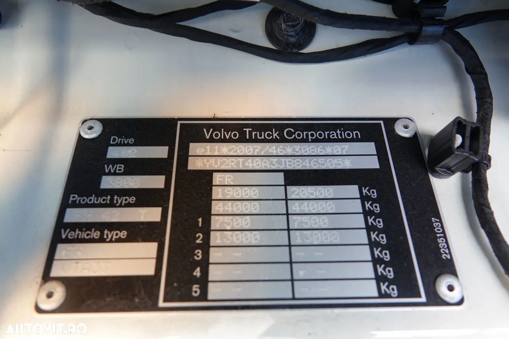 Volvo FH 500 / CABINĂ JOSĂ / I-SHIFT / ANVELOPE 100% / - 32
