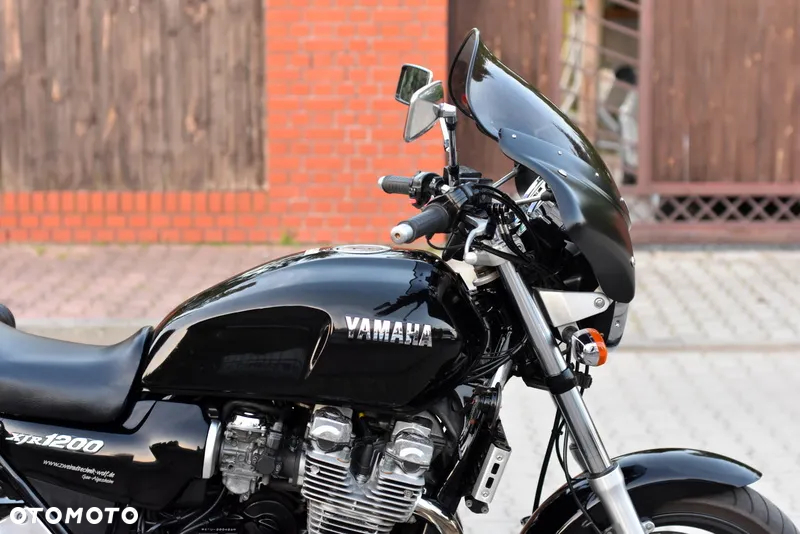 Yamaha XJR - 7