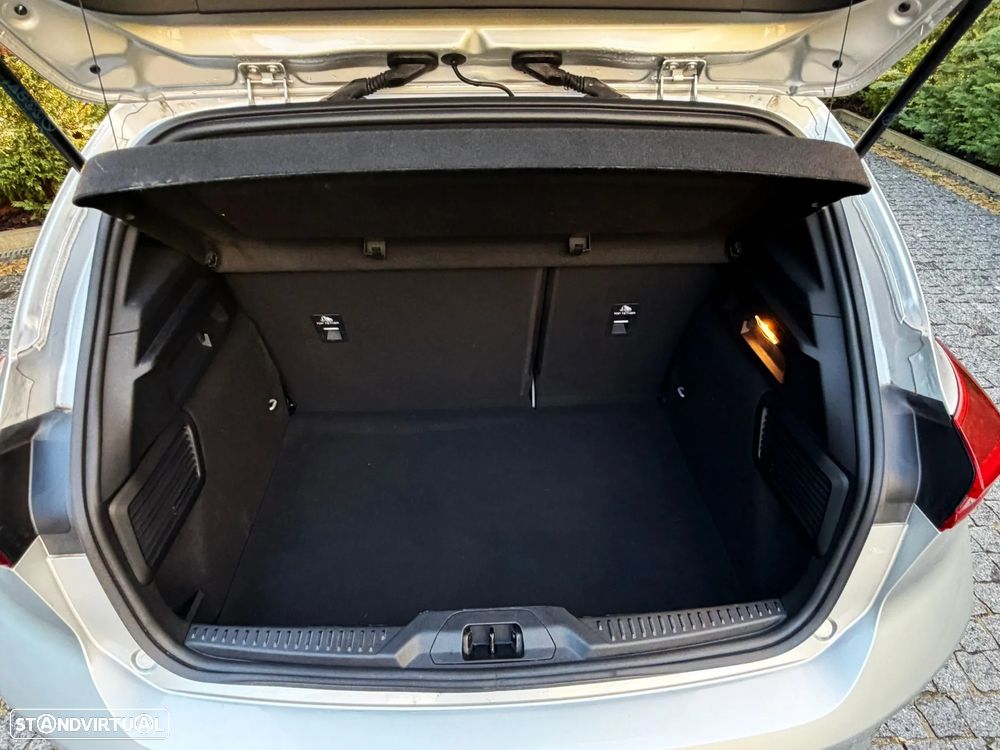 Ford Focus 1.0 EcoBoost MHEV ST-Line Style SIP - 26