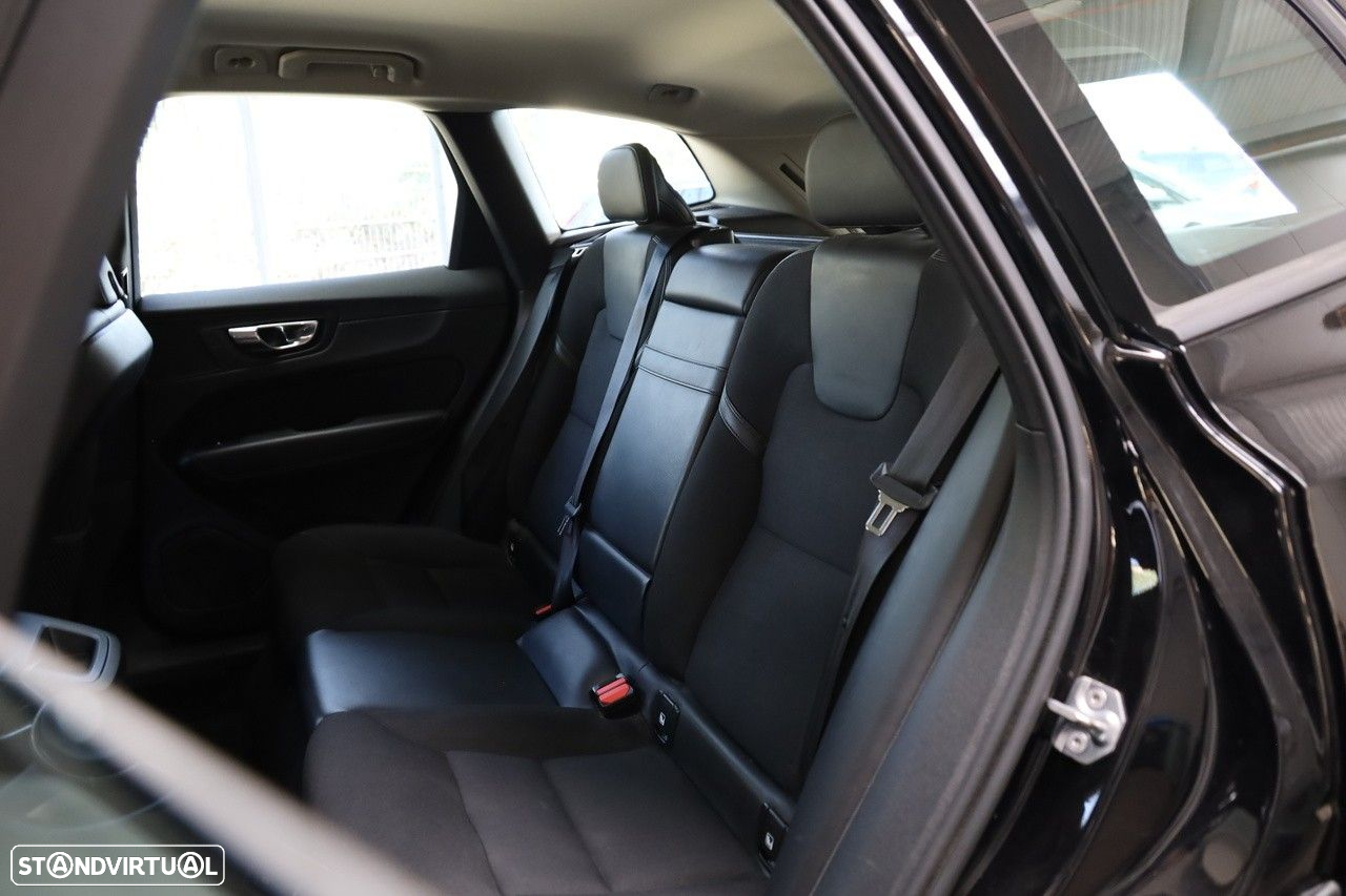 Volvo XC 60 2.0 D4 Momentum Geartronic - 7