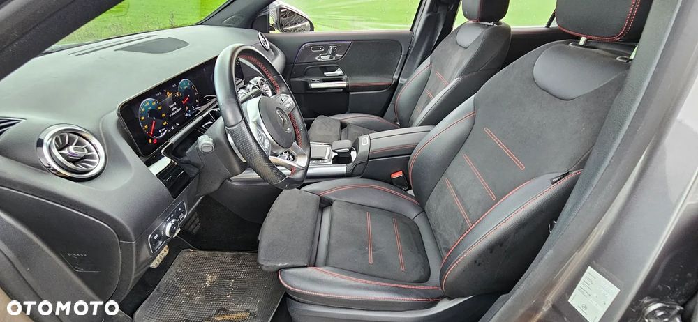 Mercedes-Benz GLA - 13