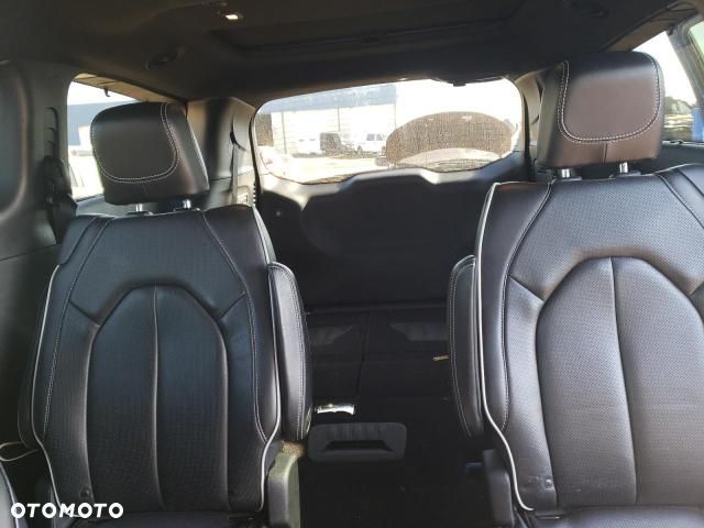 Chrysler Pacifica - 5