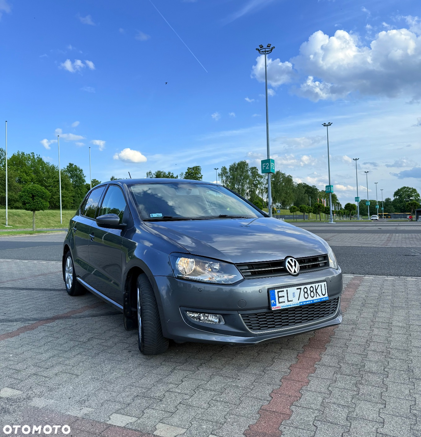 Volkswagen Polo 1.2 TSI Highline - 2