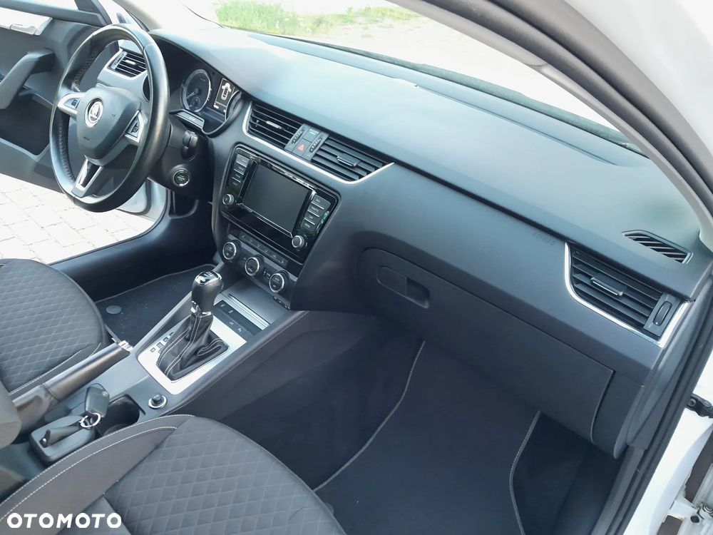 Skoda Octavia 2.0 TDI DSG Premium Edition - 27