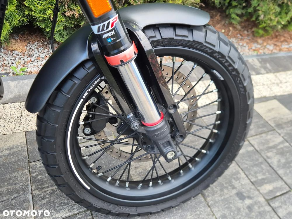 Husqvarna Svartpilen - 11