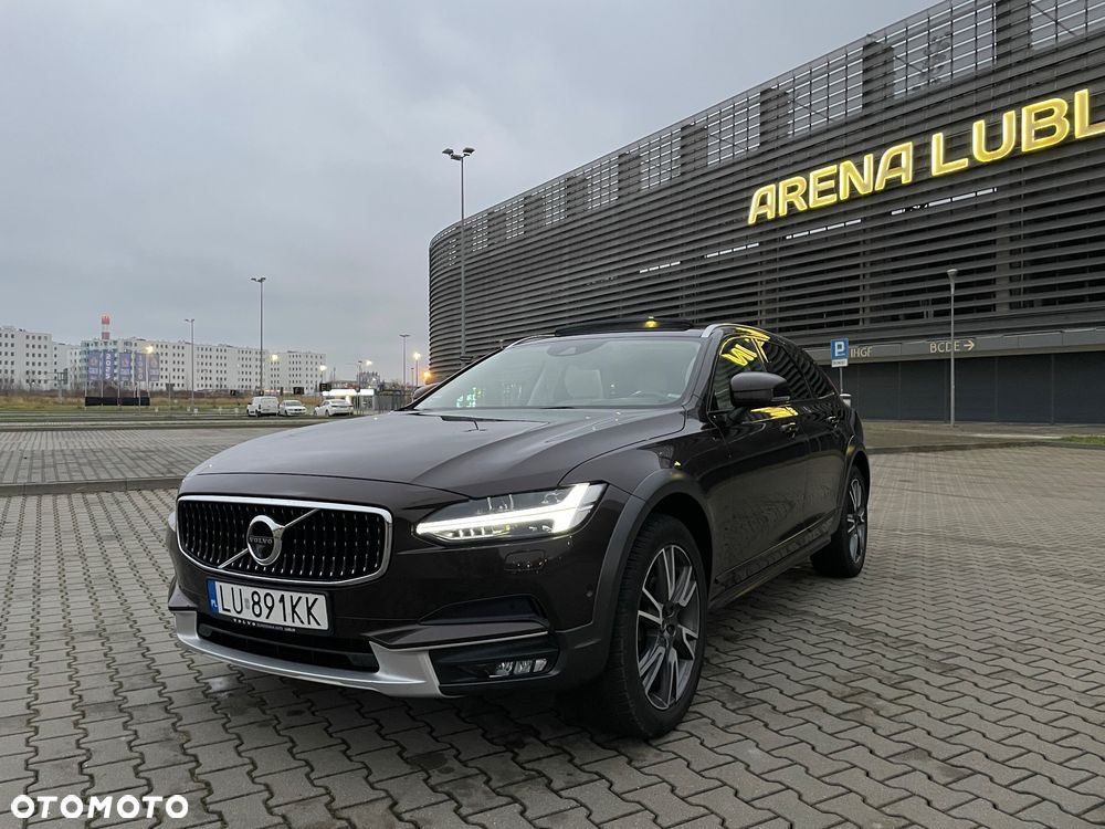 Volvo V90 D5 AWD Momentum Pro - 1